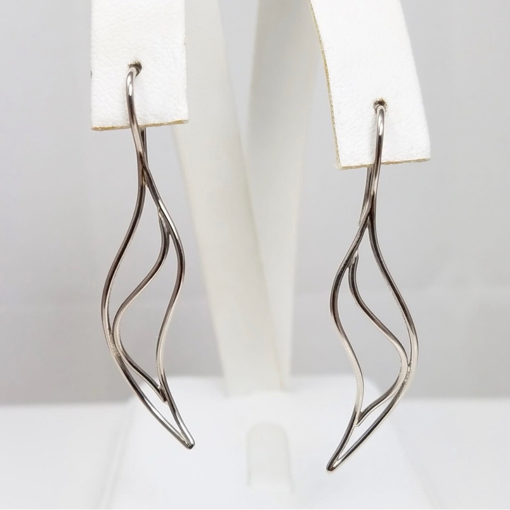 Tiffany & Co 18K White Gold Elsa Peretti Wire Wave Dangle Drop Hook Earrings